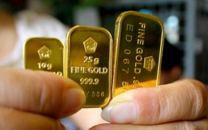 Harga Emas Antam Anjlok Tinggal Rp 972 Ribu per Gram, Waktunya Beli?