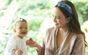 Tingkah Usil Shandy Aulia Masukkan Baby Claire dalam Tas Belanjaan, Ekspresi Pasrah Bingung Disorot