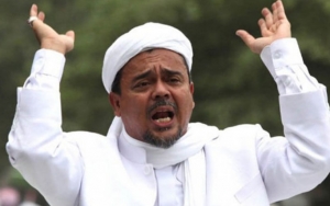 ‘Banjir’ Ciuman Pipi Dari Pendukungnya, Ini Hasil Tes COVID-19 Habib Rizieq