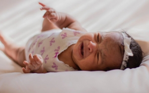 Jangan Panik Apalagi Kesal, Lakukan 7 Tips Jitu Ini Untuk Menenangkan Bayi yang Rewel di Malam Hari