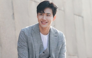 Sikap Manis Kim Seon Ho 'Start Up' Tiap Selfie Bareng Cewek Tuai Sorotan
