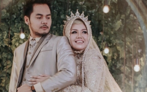 Bantah Settingan, Ely Sugigi Akhirnya Ngaku Sudah Nikah Siri Dengan Si Pacar Brondong