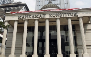 Hakim MK Dianugerahi Bintang Mahaputera, Ada Hubungannya Dengan Gugatan UU Ciptaker?