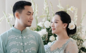 Wajah Putri Zaskia Gotik Akhirnya Terkuak Imut Cantik, Ayah Tampan Kocak Ikut Tidur Tepar di Tikar