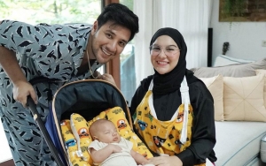 Irish Bella Baper Ditinggal Ammar Zoni, Gaya Cool Baby Air Video Call Bareng Ayah Bikin Gemes