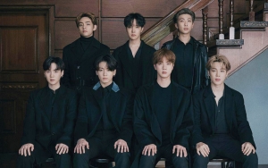BTS Unboxing Album 'BE', Senang Lihat Nama Mereka Sendiri di Daftar Credit