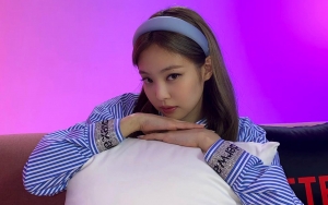 Foto-Foto Jennie BLACKPINK Kenakan Outfit dari Brand Milik Jessica Jung Jadi Sorotan