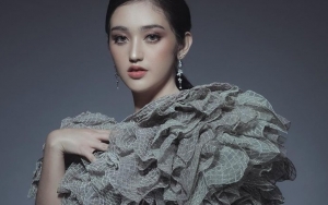 Biasa Cantik Anggun, Ranty Maria Ala 'Preman' Bercelana Robek-Pegang Gelas Minuman Bikin Heboh