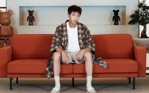 RM Diam-Diam Jatuhkan Kamera dan Tertangkap Basah Member BTS Ini