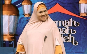 Diungkap Anak, Mamah Dedeh Tetap Tenang Hingga Sering Tertawa Usai Divonis Positif Covid-19