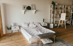 7 Tips Atasi Bau Apek Dan Lembab Pada Kamar Tidur, Udara Segar Tidur Pun Nyaman!