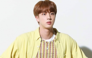 Jam Tangan dan Sweater Jin BTS Jadi Perhatian, Ternyata Harganya Berkebalikan