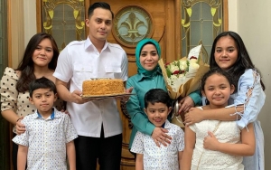 Saingi Anak Nassar, Putra Tampan Muzdalifah dari Suami Pertama Pose Nyempil Dipuji 'Pangeran Arab'