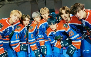 Tampil Ala Boyband 90-an, NCT U Tunjukkan Kemampuan Nyanyi dan Rap di MV 90's Love