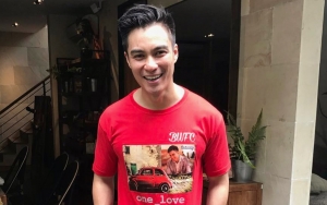 Baim Wong Auto Dikritik Saat Pajang Foto Mendiang Ibunda Tak Kenakan Hijab