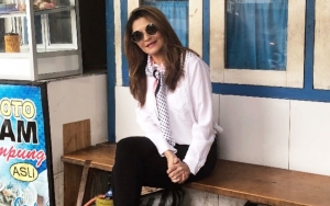 Potret Tamara Bleszynski Makan Nasi Bungkus Pakai Tangan Jadi Sorotan, Curhat Dikira Bangkrut