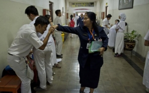 Wajibkan Tenaga Pendidik 'Ngantor', Risma Dapat Sambutan Positif Dari Para Guru