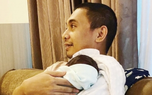 Baru 1 Bulan, Putra Raditya Dika Sudah Dimintai Saran Soal Indeks Harga Saham