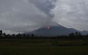 Bikin Warga Berhamburan, BPBD Lumajang Jelaskan Soal Kepulan Asap di Semeru