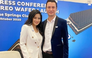  Titi Kamal Klaim Foto Christian Sugiono Ini Mengingatkannya Pada Sosok Lee Min Ho, Setuju?