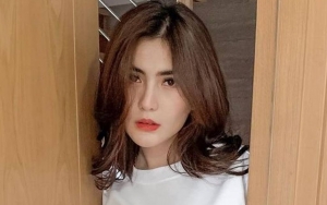Angela Lee Disindir Caper Gara-gara Umbar Foto Ngompol di Kasur, Keasliannya Dipertanyakan