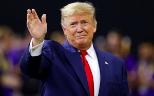 Donald Trump Bakal Disuntik Vaksin COVID-19 Pfizer Lebih Awal