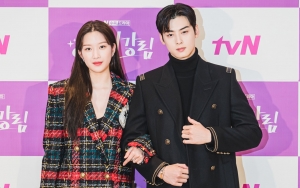 Cha Eunwoo Jadi Vampir Hendak Gigit Moon Ga Young di 'True Beauty' Buat Fans Heboh