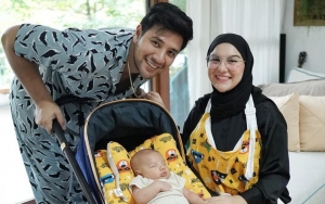 Irish Bella Pamer Momen Bareng Keluarga, Pesona Baby Air Jadi Perbincangan