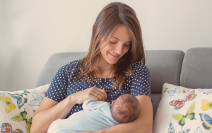 Satgas Izinkan Ibu Positif Corona Kontak Dengan Bayi, Begini Protokol Kesehatannya