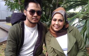 Ely Sugigi Ingin Segera Punya Anak dari Suami Brondong, Kisah Cincin Hilang Pasca Nikah Siri Terkuak