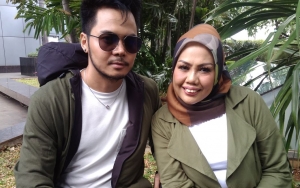 Ely Sugigi Ingin Segera Punya Anak dari Suami Brondong, Kisah Cincin Hilang Pasca Nikah Siri Terkuak