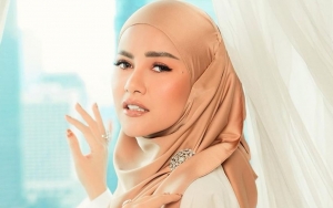 Olla Ramlan Makan Malam Bareng Keluarga, Sang Anak Bujang Curi Perhatian