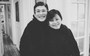 Oscar Lawalata Peringati Hari Ibu, Foto Cantik Sang Mama Saat Muda Sukses Curi Perhatian
