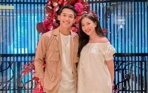 Diduga Pacaran, Shania Eks JKT48 Tatap Mesra Jonathan Christie Picu Reaksi Heboh Rekan Artis