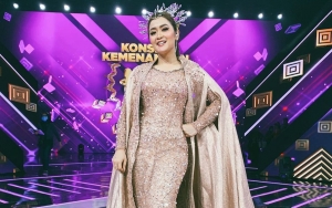 Vega Darwanti Curhat Banyak Tawaran Job Tahun Baru Yang Dibatalkan