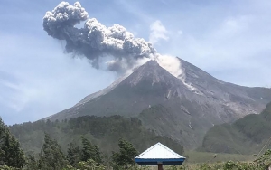 Status Siaga, Gunung Merapi Semburkan Material Vulkanik Sejauh 1,5 Km