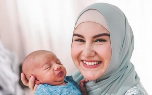 Baby Air Putra Irish Bella Senderan Manja ke Putri Shandy Aulia, Sukses Bikin Gemes