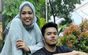 Geger Video TikTok Ely Sugigi di Ranjang, Ekspresi Aher Suami Brondong Jadi Sorotan