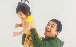 Putri Sulung Raditya Dika Punya Bakat Lawak Meski Belum Genap 2 Tahun, Video Ini Jadi Bukti Kuat