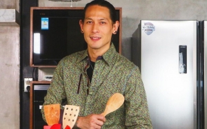Chef Juna Main Kuda-Kudaan Bak Anak Kecil, Netizen: Tampang Boleh Garang, Tapi Hati Hello Kitty