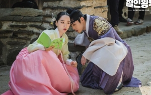Tak Hanya dalam Drama, Shin Hye Sun dan Kim Jung Hyun Juga Berdebat di Lokasi Syuting 'Mr. Queen'