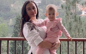 Aura Kasih dan Sang Bayi Sempat Terpapar Covid-19, Curhat Beratnya Hidup Selama 2 Bulan Terakhir
