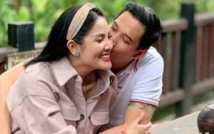 Wajah Nindy Ayunda Saat Senyum Bikin Nyesek, Suami Terjerat Narkoba Bak Kado Ultah Pahit?