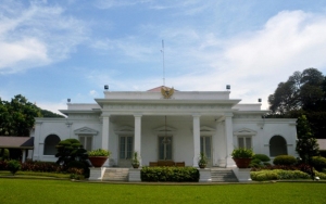 Seorang Ibu Diamankan Usai Paksa Masuk Istana Saat Jokowi Divaksin, Ternyata Ini Alasannya