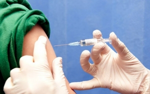 Ada Nakes Alami Pusing Setelah Divaksin, Ini Penjelasan Dokter