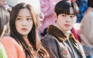 Momen Uwu Cha Eunwoo dan Moon Ga Young Saat Berduaan di Kamar 'True Beauty' Bikin Meleleh