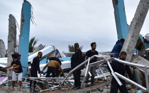 Korban Gempa Majene Dirikan Tenda Darurat Sendiri, Minta Bantuan Datang Lebih Cepat