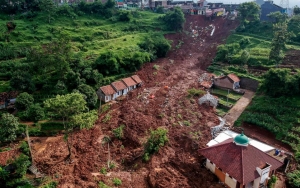 Longsor Sudah Sepekan dan Tewaskan 25 Warga, 'Pray for Sumedang' Langsung Trending