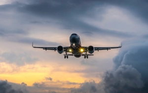Tak Perlu Panik Berlebih, Ini 7 Hal Yang Perlu Kamu Tahu Tentang Turbulensi Pesawat