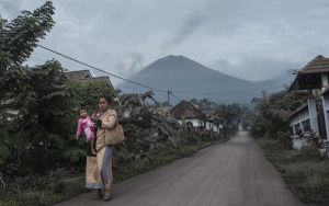 Gunung Semeru Status Waspada, Pengungsi Putuskan Pulang Ke Rumah